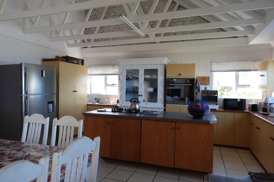 6 Bedroom Property for Sale in Outeniqua Strand Western Cape